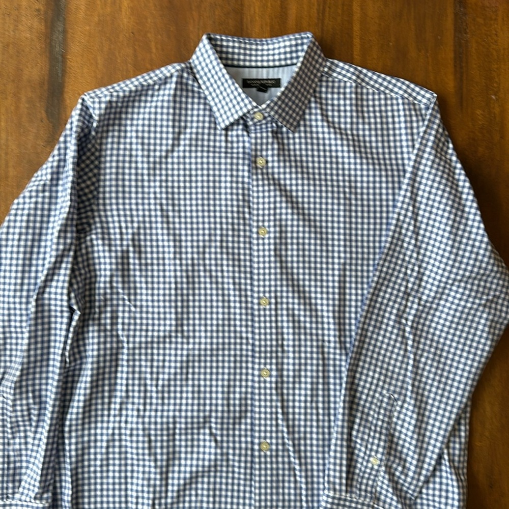 Banana Republic Men’s non-iron dress shirt
